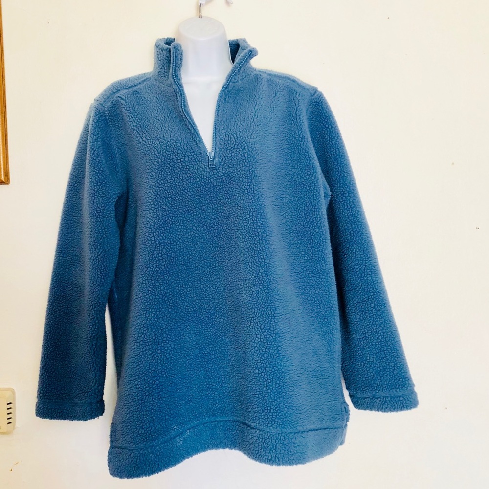 COZY AND FUZZY SWEATSHIRT